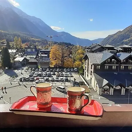 Vue Montblanc Magique En Centre-ville Avec Parking